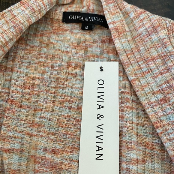 Olivia & Vivian Cardigan & Shorts Set Size Medium - Picture 4 of 9